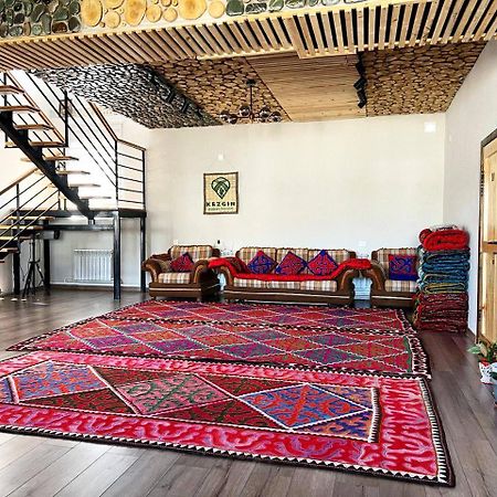 Kezgin Guest House Naryn Bagian luar foto