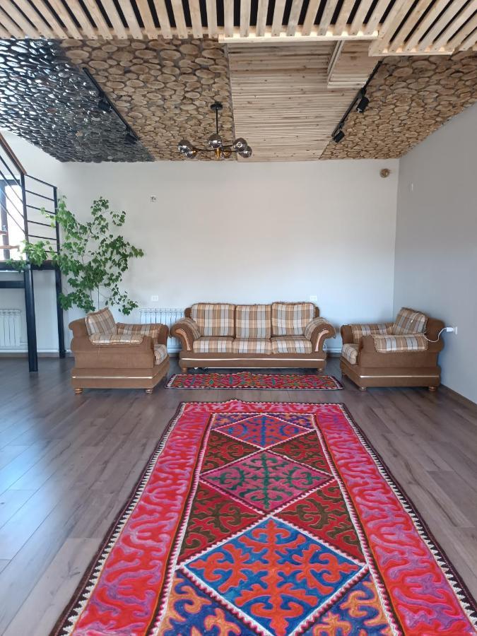 Kezgin Guest House Naryn Bagian luar foto