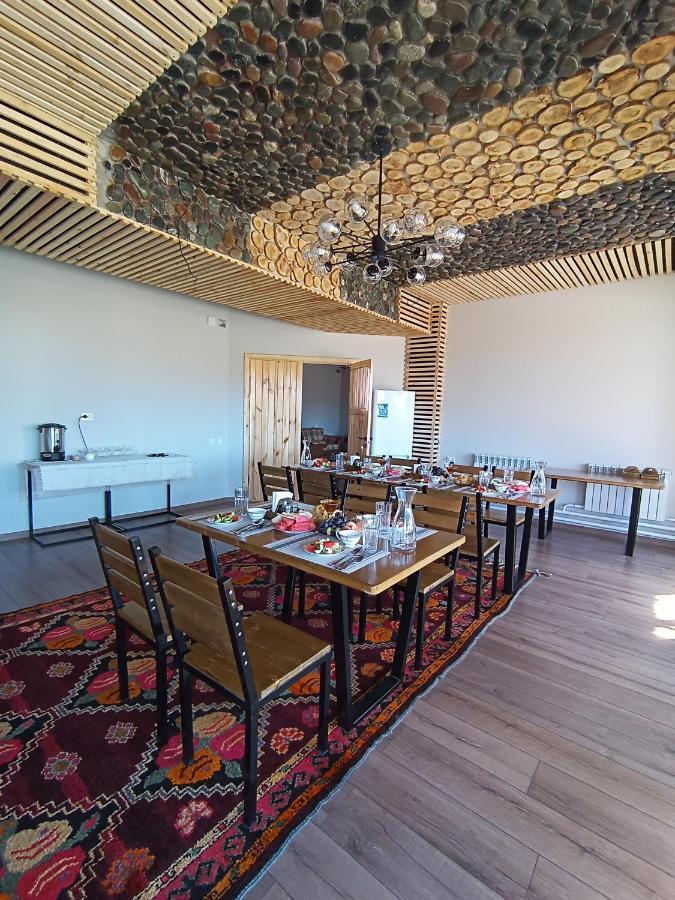 Kezgin Guest House Naryn Bagian luar foto