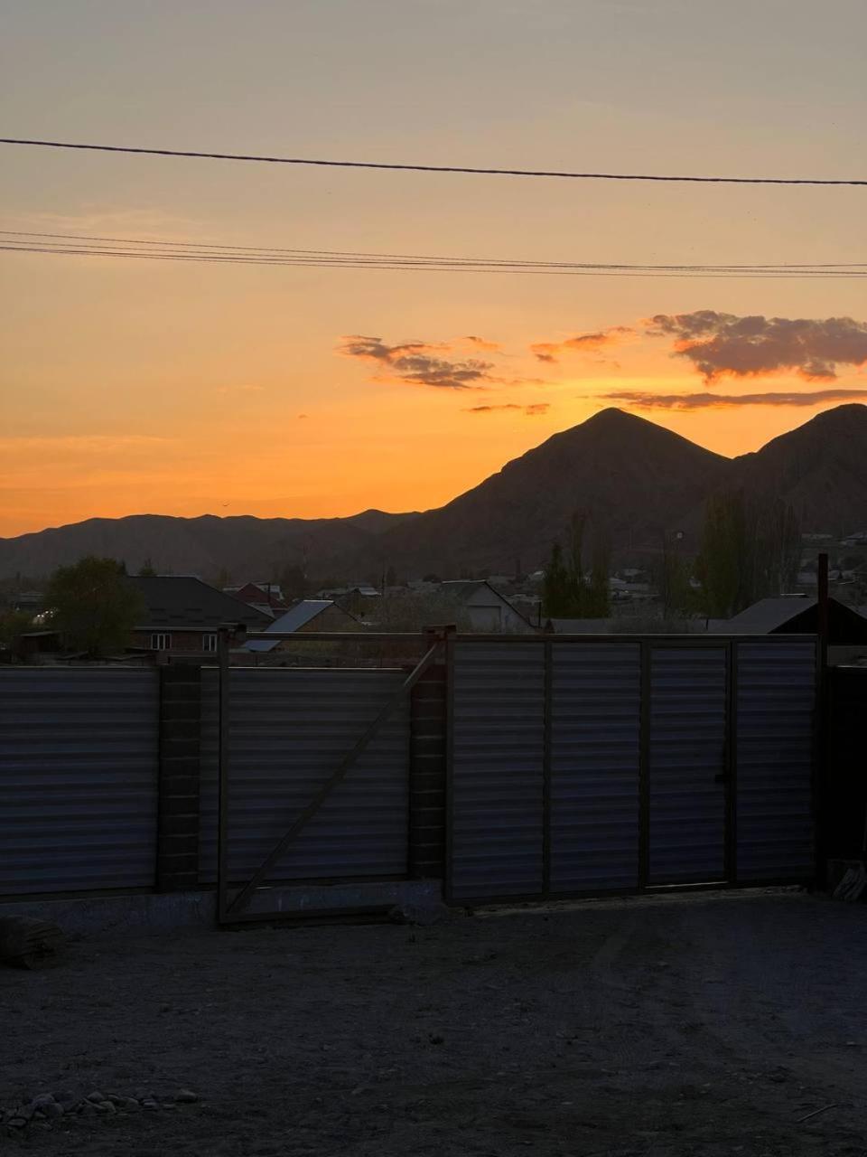 Kezgin Guest House Naryn Bagian luar foto