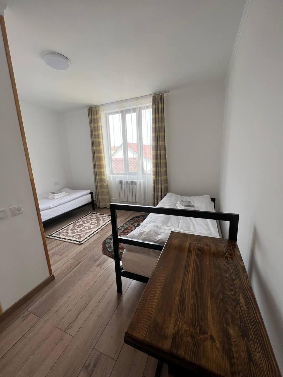 Kezgin Guest House Naryn Bagian luar foto