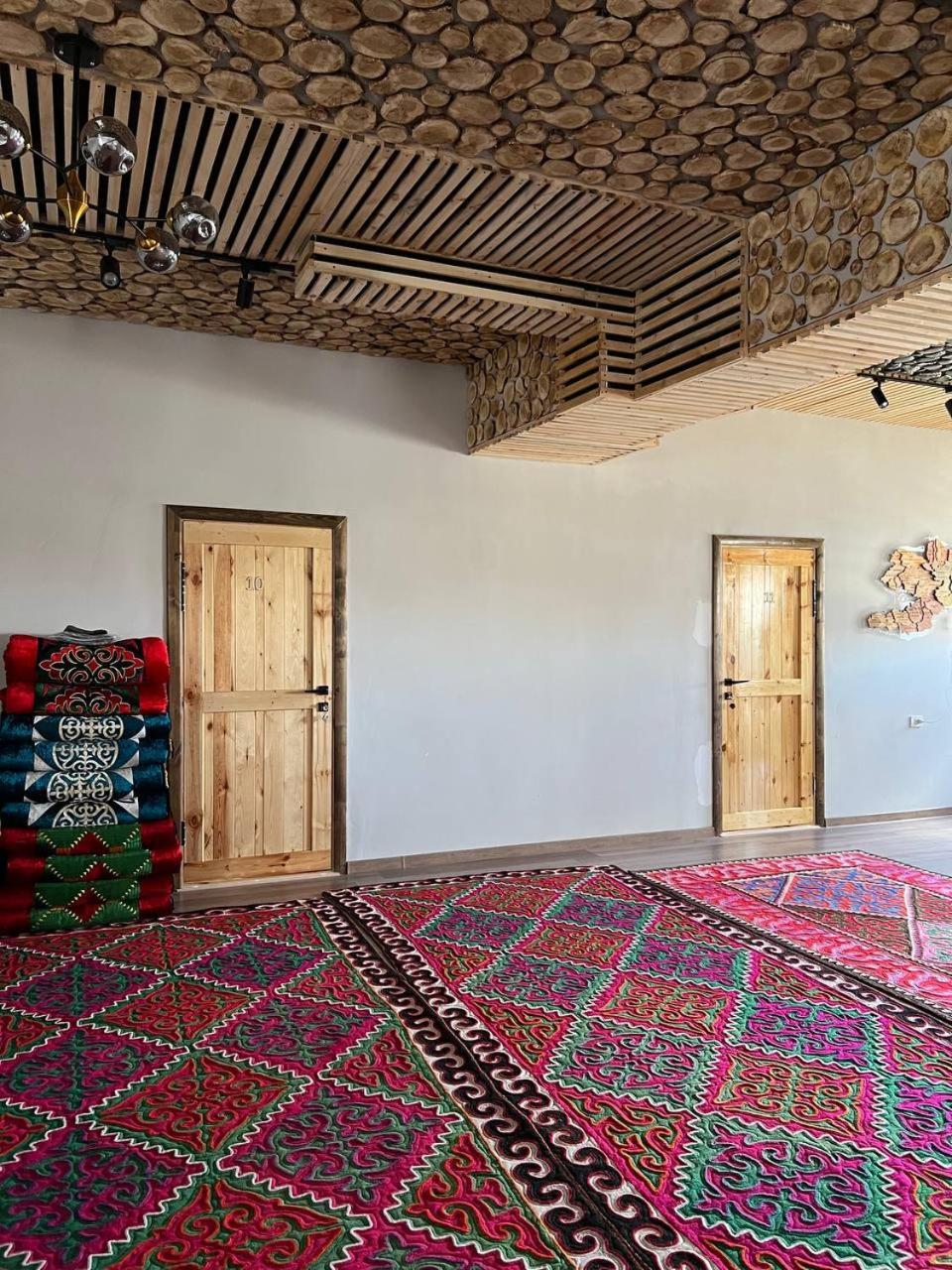 Kezgin Guest House Naryn Bagian luar foto