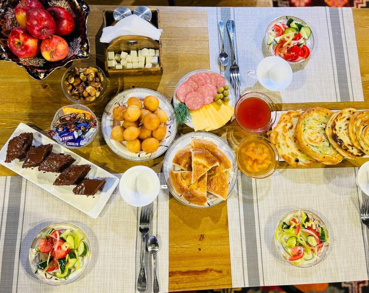 Kezgin Guest House Naryn Bagian luar foto