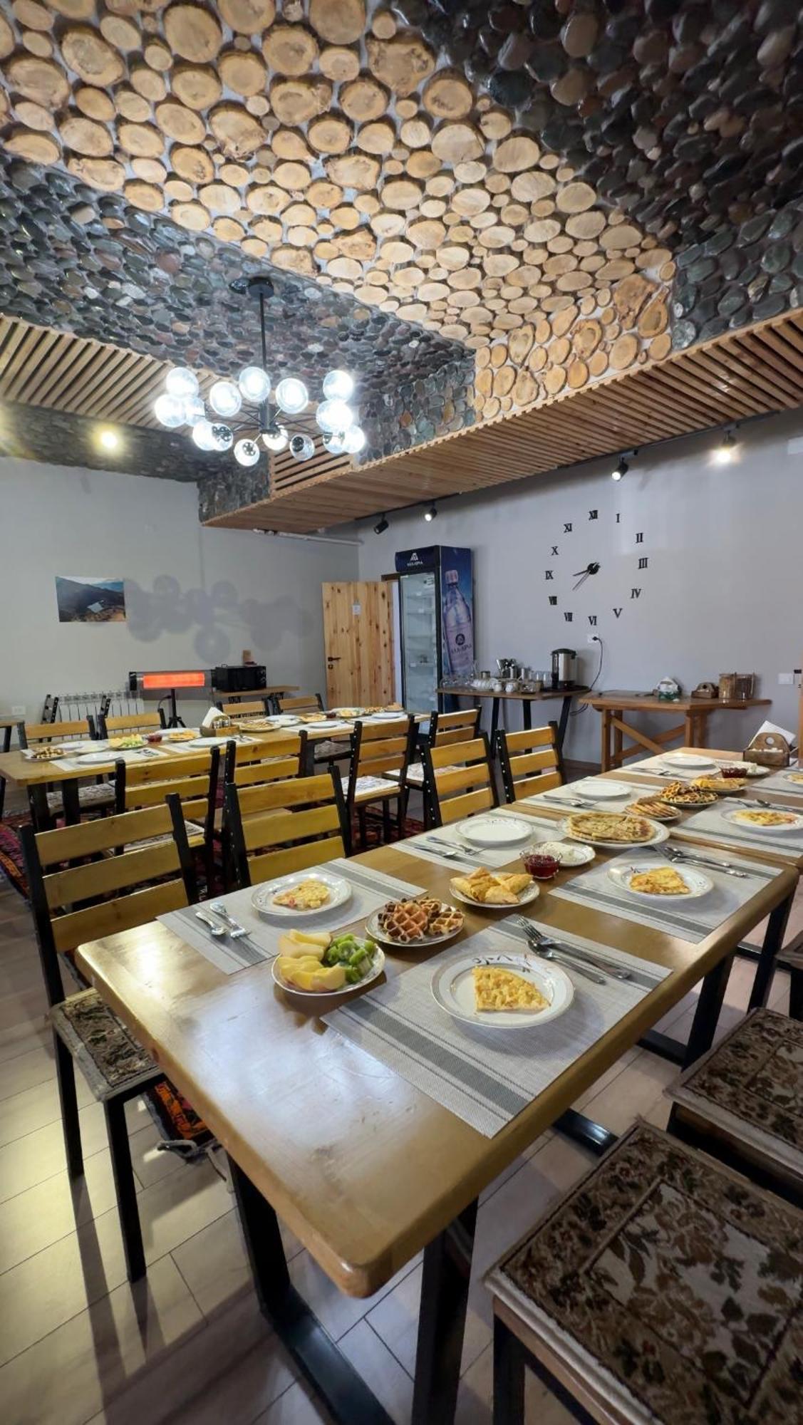 Kezgin Guest House Naryn Bagian luar foto