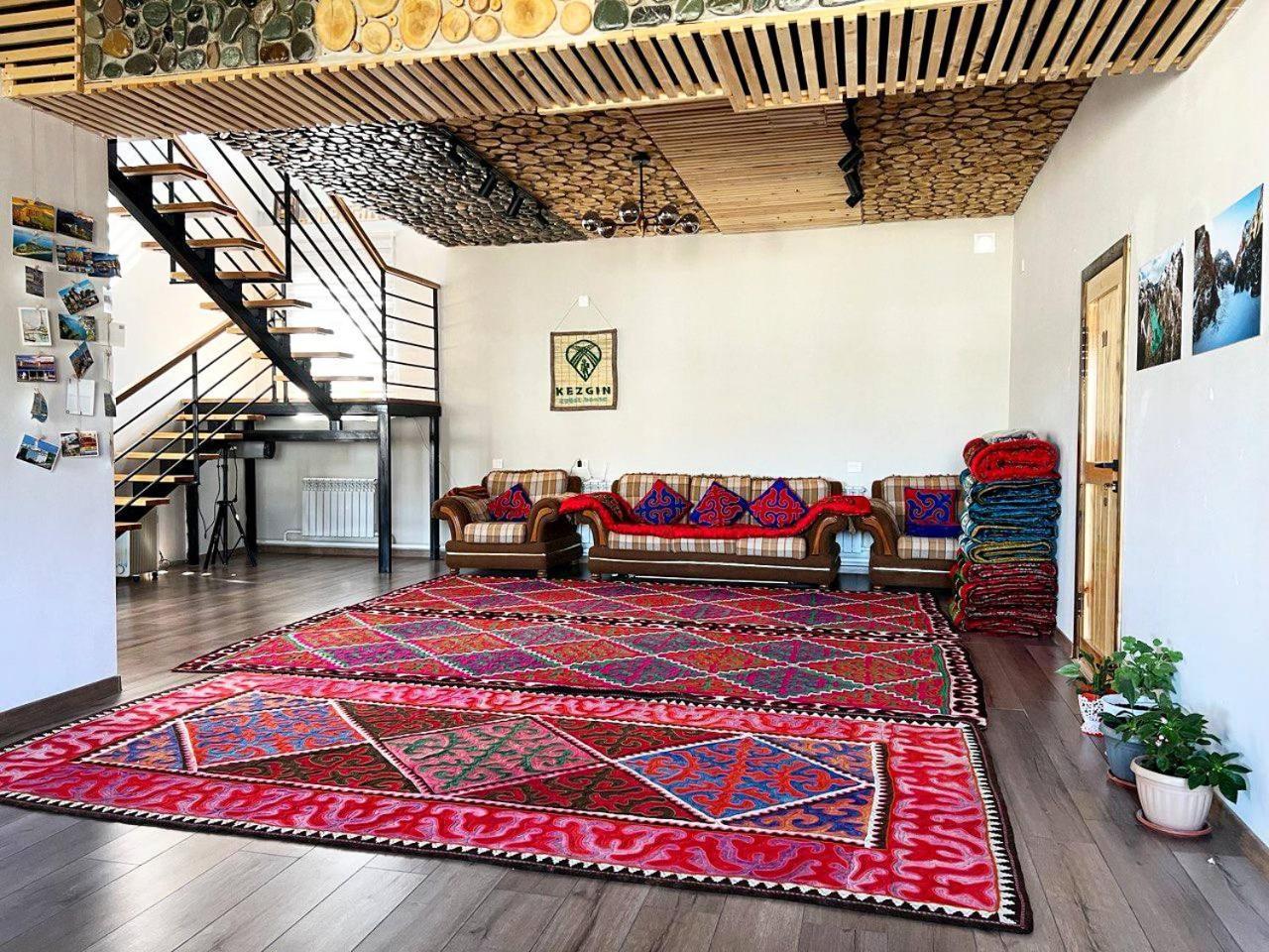 Kezgin Guest House Naryn Bagian luar foto